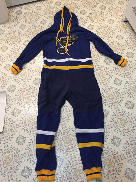 Shandra M. in the Grenouillère NHL des Blues de St. Louis